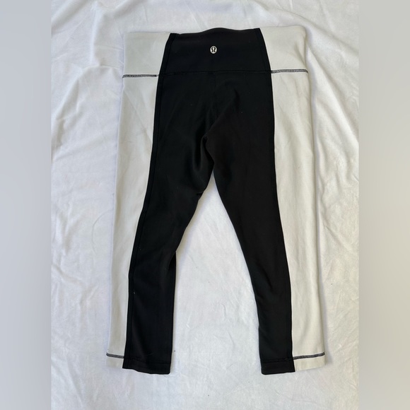 Lululemon Leggings Black & White 7/8 Length Size 8 Women’s Workout Athleisure - Picture 4 of 7